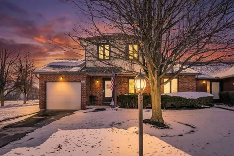 2371 Parkview Dr, Grove City, OH 43123