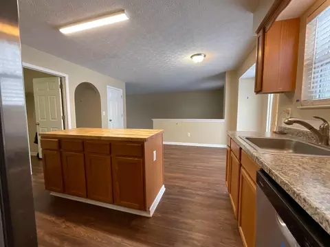 Kitchen - 79 Tabilore Loop, Delaware, OH 43015 photo 2 of 3