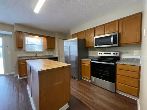 Kitchen - 79 Tabilore Loop, Delaware, OH 43015 photo 3 of 3