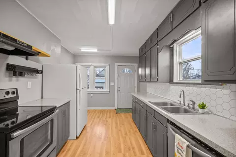 537 Clark St, Willard, OH 44890 photo 4