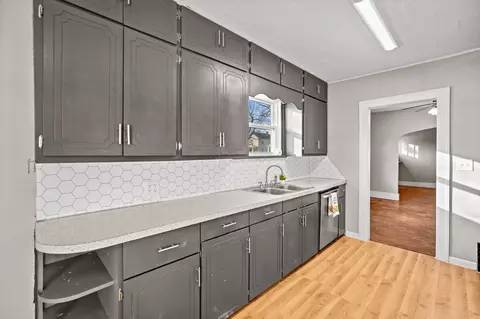 537 Clark St, Willard, OH 44890 photo 6
