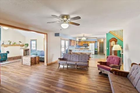 Living - 7320 Long Pond Rd, Cable, OH 43009 photo 2 of 4