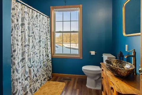 Bath - 7320 Long Pond Rd, Cable, OH 43009 photo 6 of 7