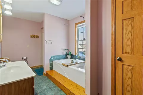Bath - 7320 Long Pond Rd, Cable, OH 43009 photo 3 of 7