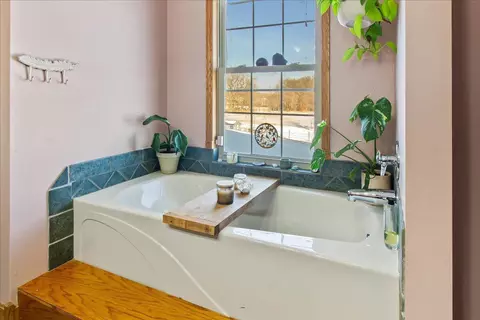 Bath - 7320 Long Pond Rd, Cable, OH 43009 photo 4 of 7