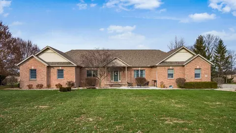 3738 Arrowhead Dr NW, Carroll, OH 43112