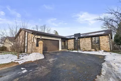 7680 Foxboro Ln, Columbus, OH 43235