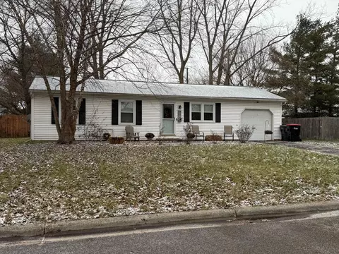105 Kelly Ct, Hebron, OH 43025