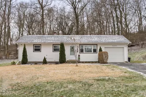 597 Skyline Dr, Newark, OH 43055