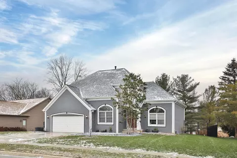 249 Farm Creek Dr, Columbus, OH 43230