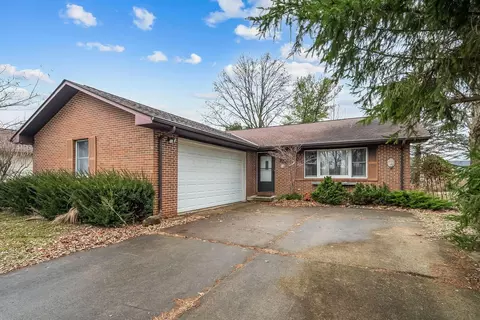 520 Chipmunk Ln, Sunbury, OH 43074