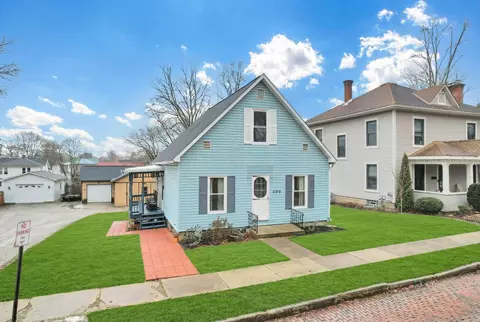 208 E Burgess St, Mount Vernon, OH 43050