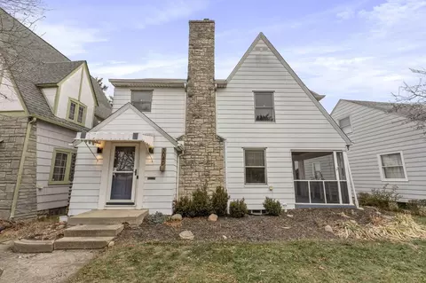 3040 Crescent Dr, Columbus, OH 43204