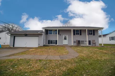 3034 Cypress Dr, Newark, OH 43055