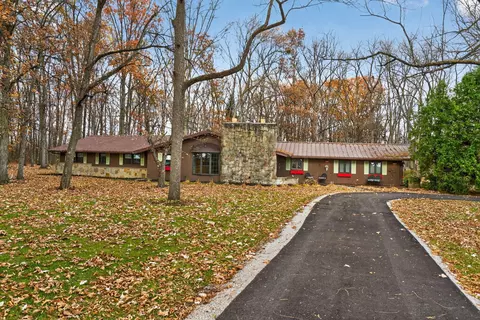 910 Lawrence Rd, Caledonia, OH 43314