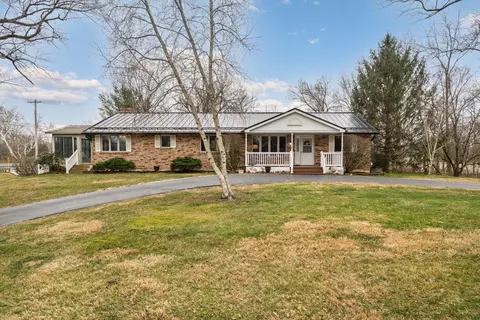 7173 Refugee Rd SW, Pataskala, OH 43062