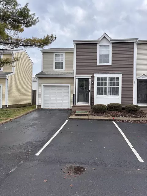 5041 Singleton Dr #26A, Hilliard, OH 43026