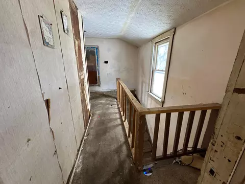 Entry Way - 334 Eagle Ave, Lancaster, OH 43130 photo 3 of 4