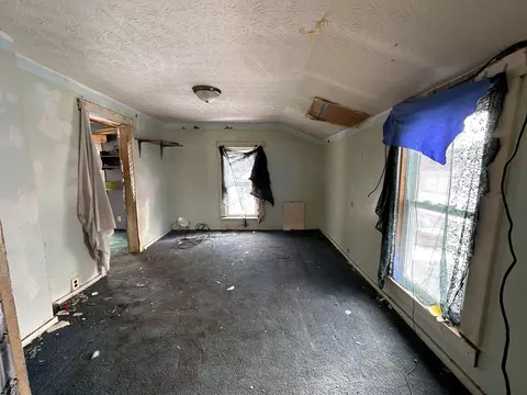 Bedroom - 334 Eagle Ave, Lancaster, OH 43130 photo 2 of 4