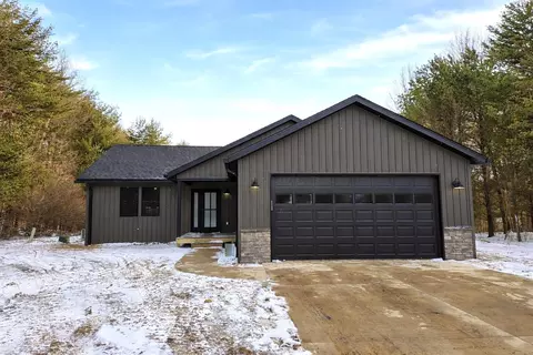 2116 Apple Valley Dr, Howard, OH 43028