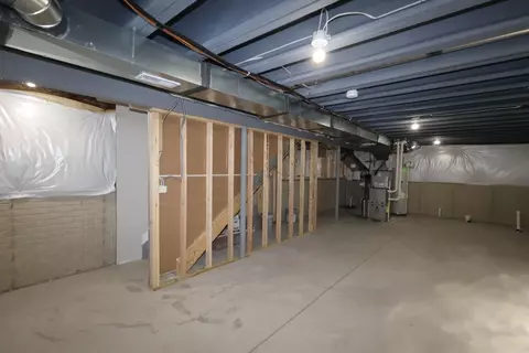 Entry Way - 1609 Kenneth Dr, Delaware, OH 43015 photo 2 of 2