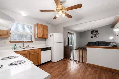 Kitchen - 142 Kettering Bnd, Delaware, OH 43015 photo 1 of 2
