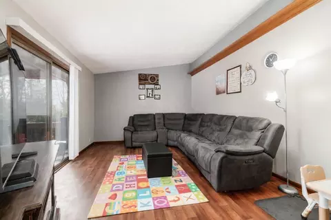 Living - 142 Kettering Bnd, Delaware, OH 43015 photo 2 of 2