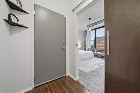 78 E Chestnut St #404, Columbus, OH 43215