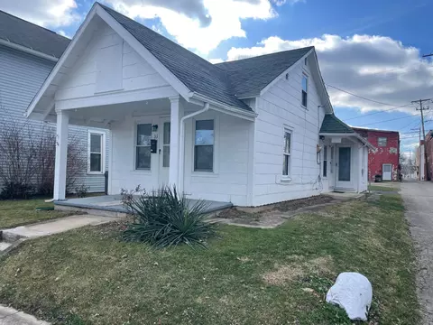 33 N High St, Mount Sterling, OH 43143