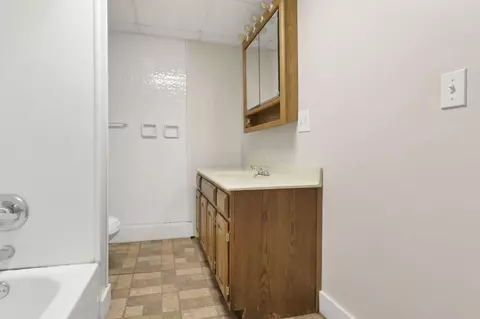 Bath - 665 E Main St, Newark, OH 43055 photo 3 of 3