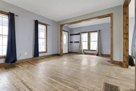 Living - 665 E Main St, Newark, OH 43055 photo 3 of 4