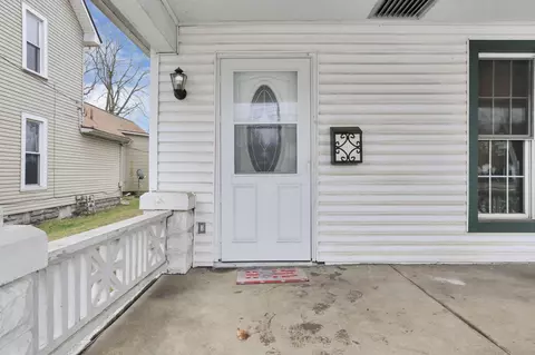 Exterior - 665 E Main St, Newark, OH 43055 photo 3 of 9