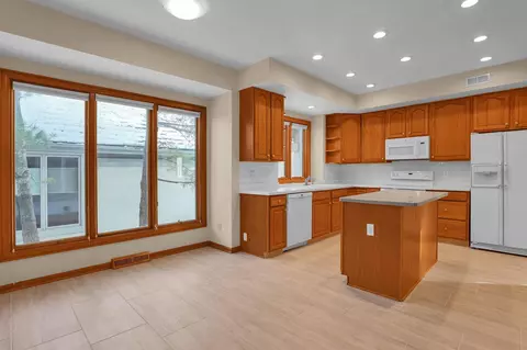 Kitchen - 7886 Nassau Loop, Dublin, OH 43017 photo 1 of 3
