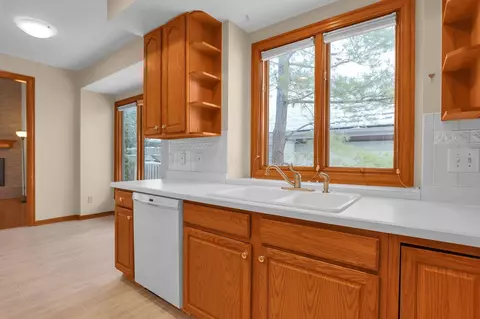 Kitchen - 7886 Nassau Loop, Dublin, OH 43017 photo 2 of 3