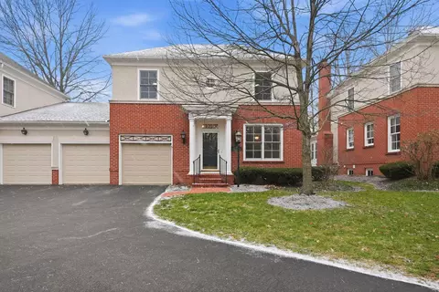 1359 White Oak Ln, New Albany, OH 43054