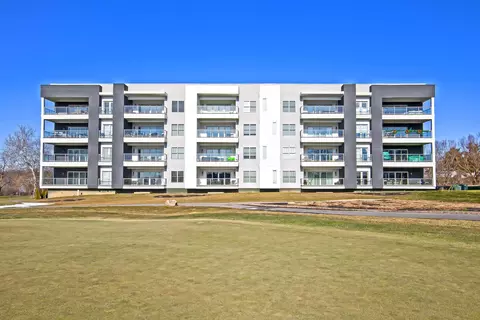 5189 Highpointe Lakes Dr #8105, Westerville, OH 43081