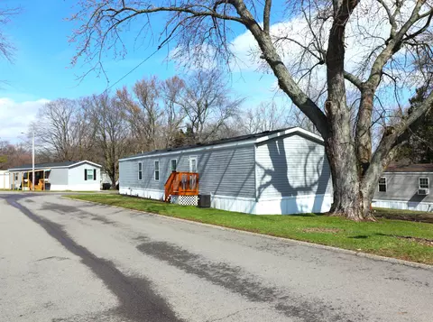 53 Locust Ct, London, OH 43140