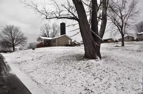 307 Harris St, Philo, OH 43771 photo 5