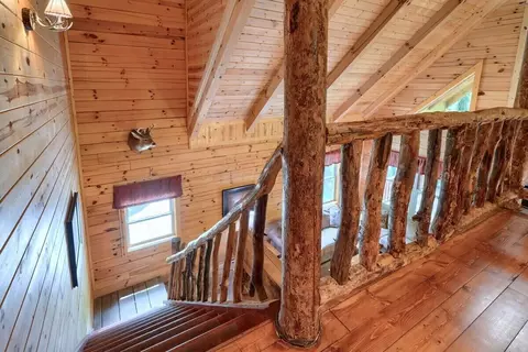 Entry Way - 9733 Larimer Rd, Logan, OH 43138 photo 2 of 4