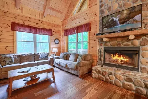 Living - 9733 Larimer Rd, Logan, OH 43138 photo 2 of 3