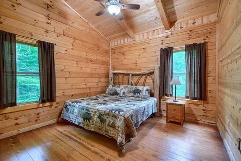 Bedroom - 9733 Larimer Rd, Logan, OH 43138 photo 4 of 6
