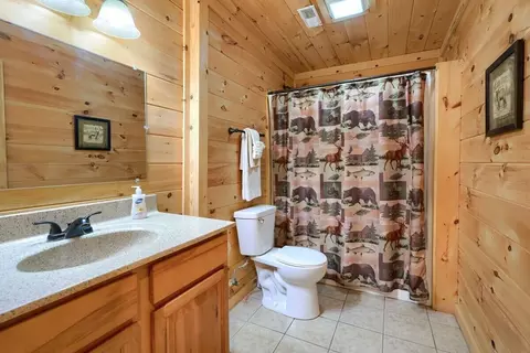 Bath - 9733 Larimer Rd, Logan, OH 43138 photo 1 of 3