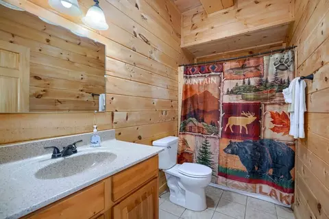 Bath - 9733 Larimer Rd, Logan, OH 43138 photo 3 of 3