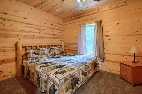Bedroom - 9733 Larimer Rd, Logan, OH 43138 photo 6 of 6