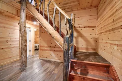 Entry Way - 9733 Larimer Rd, Logan, OH 43138 photo 4 of 4