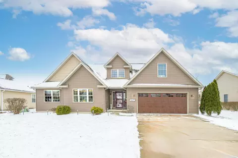 1447 Hickory Gate Dr, Marysville, OH 43040