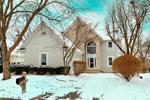9800 Oxford Cir, Powell, OH 43065