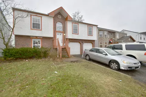 2243 Golden Leaf Ln, Columbus, OH 43223