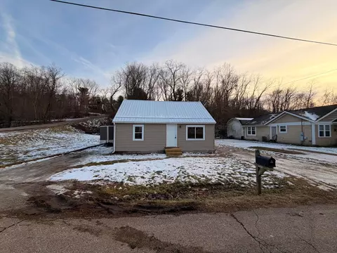1233 Ohio Ave, Logan, OH 43138
