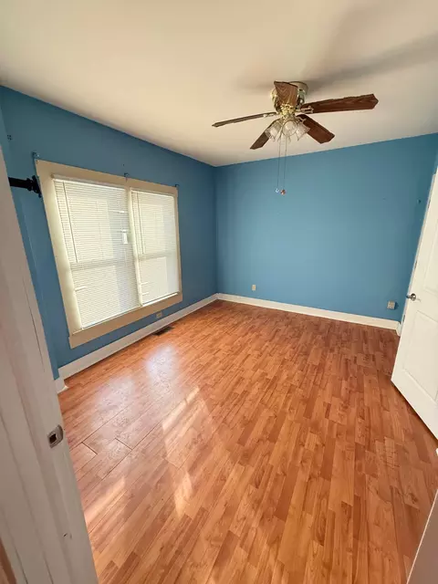 Bedroom - 129 N Burnett Rd, Springfield, OH 45503 photo 1 of 6